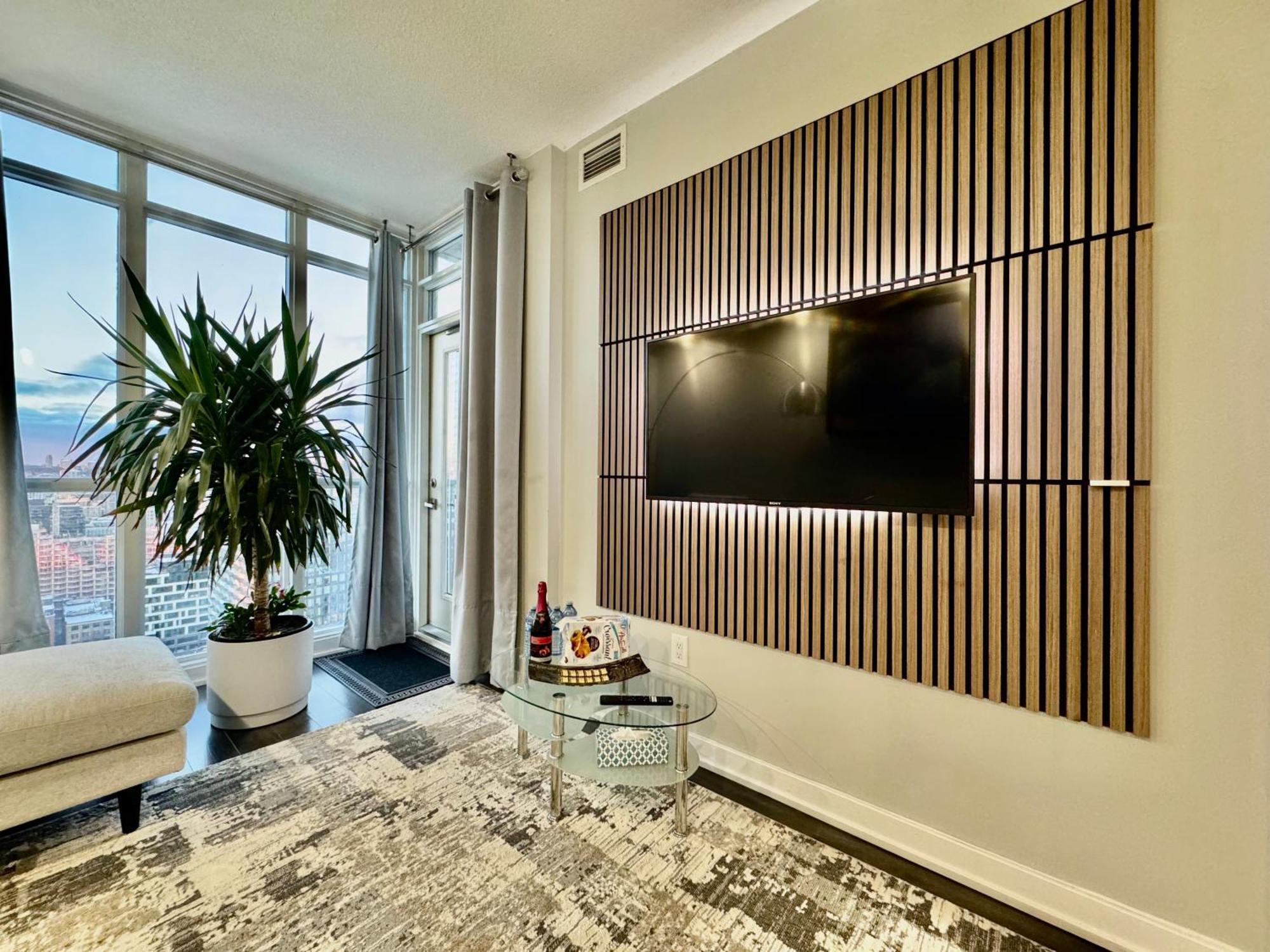 Tvhr - Luxury Condos In Heart Of Downtown Торонто Екстериор снимка